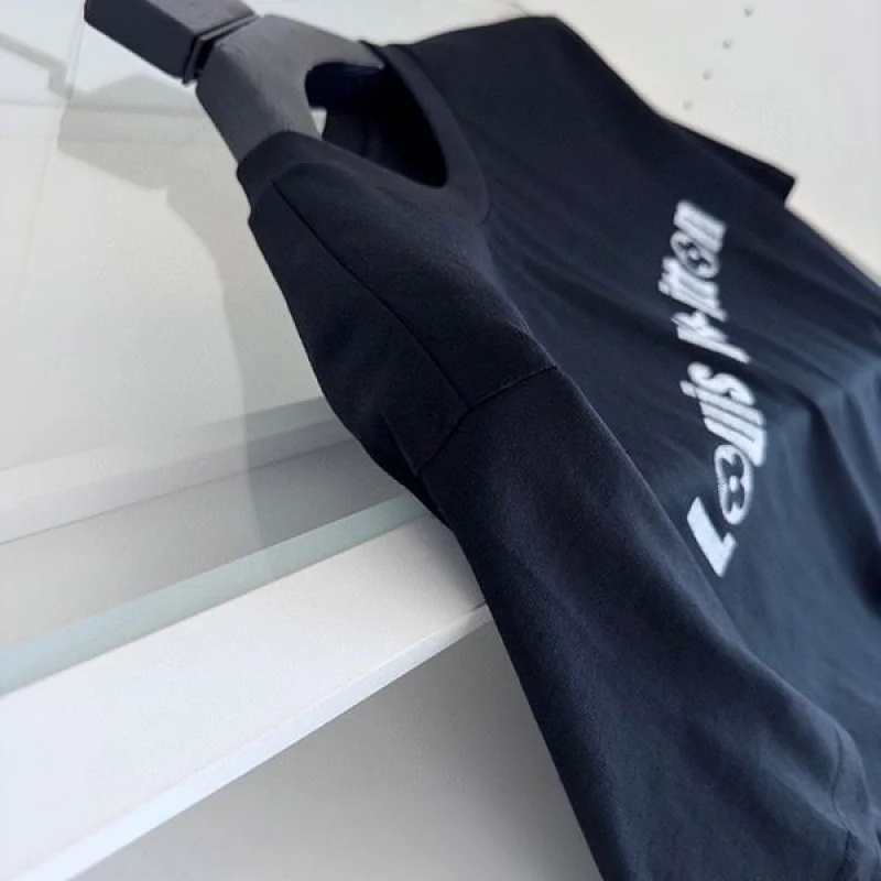 ルイヴィトン プリント コピー Tシャツ 黒 vuh91848