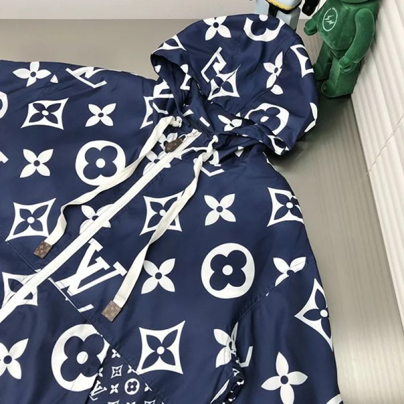 可愛い ルイヴィトン フーディ 偽物 vuj40728