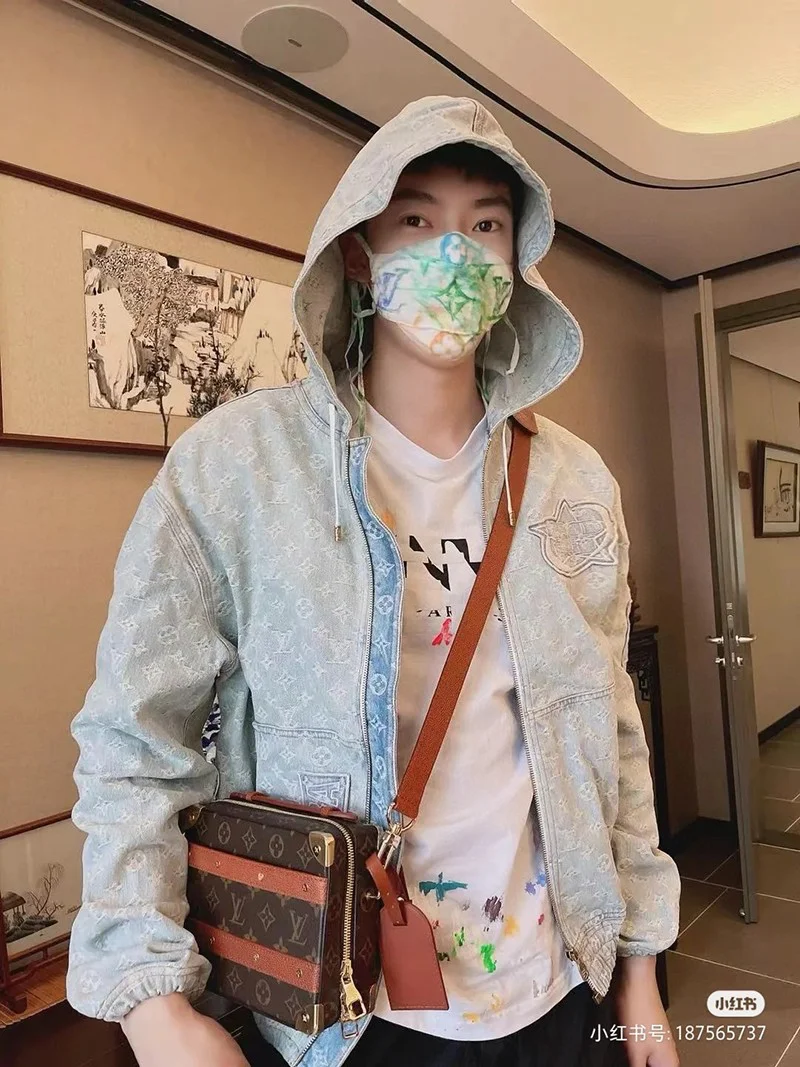 【最新コラボ】ルイヴィトン × NIGO コピー デニムフーディ vun09879