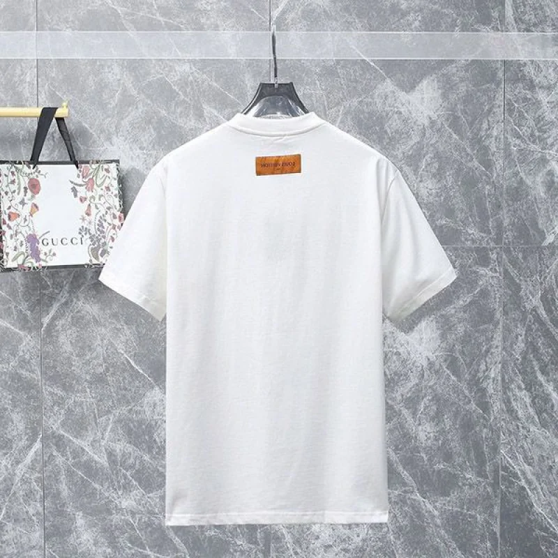 超話題!ルイヴィトン LVコートオブアームシグネチャーTシャツ コピー vuo67018