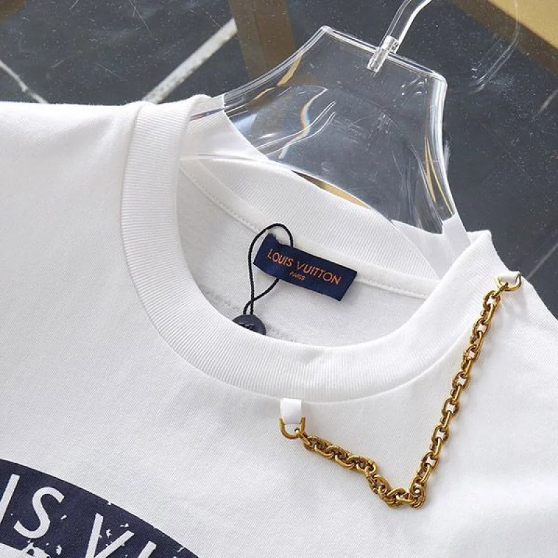 超話題!ルイヴィトン LVコートオブアームシグネチャーTシャツ コピー vuo67018
