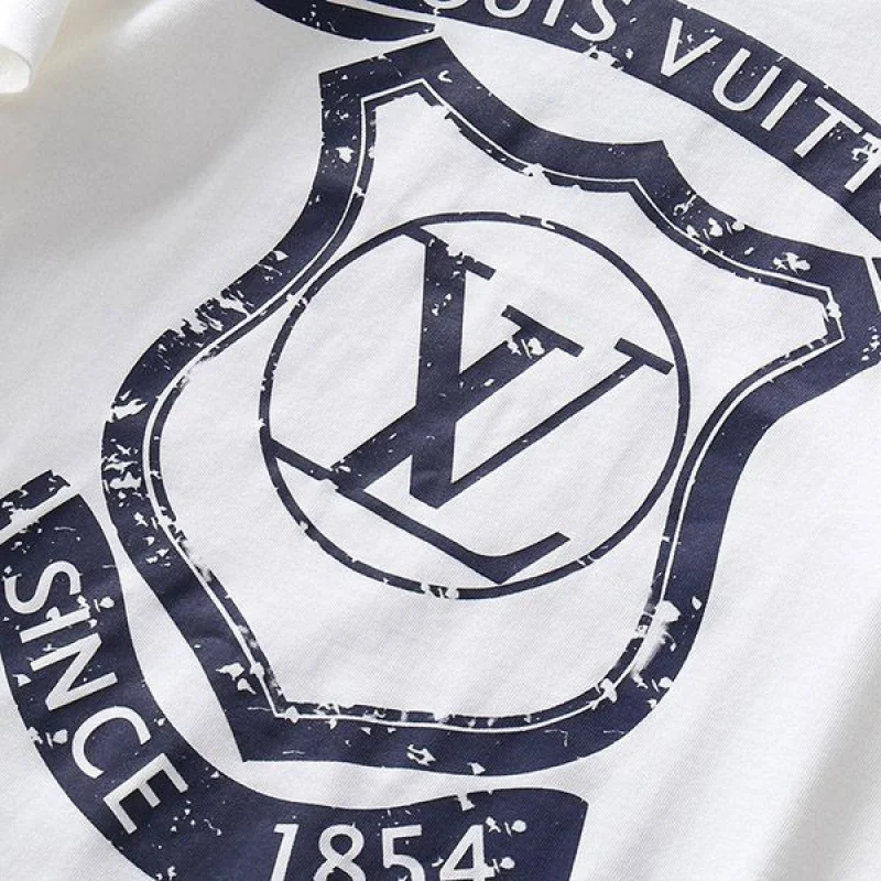 超話題!ルイヴィトン LVコートオブアームシグネチャーTシャツ コピー vuo67018