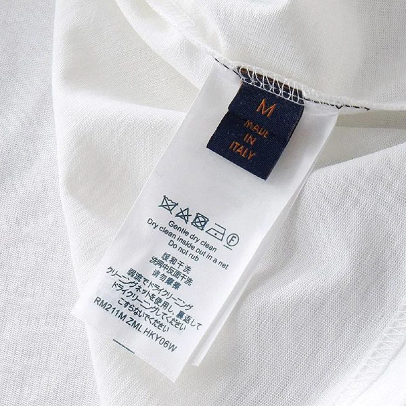 超話題!ルイヴィトン LVコートオブアームシグネチャーTシャツ コピー vuo67018