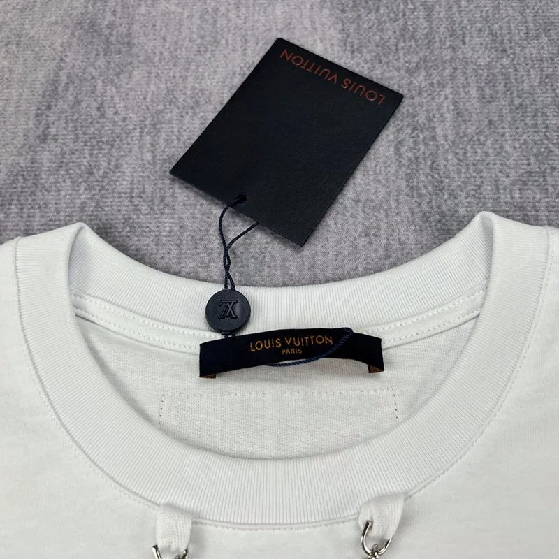 定番アクセス数No.1☆​ルイヴィトン レディース モノグラムポケットTシャツ コピー vuz37413