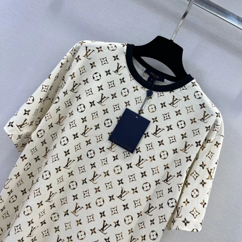争奪戦♡ルイヴィトン モノグラム Tシャツ 偽物 vur69330