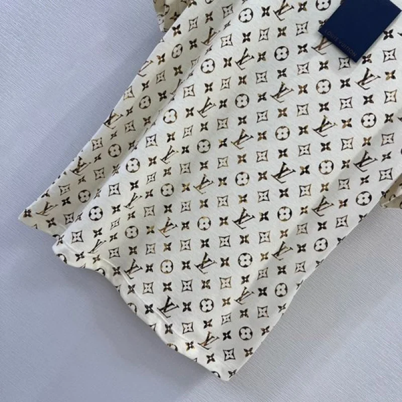 争奪戦♡ルイヴィトン モノグラム Tシャツ 偽物 vur69330