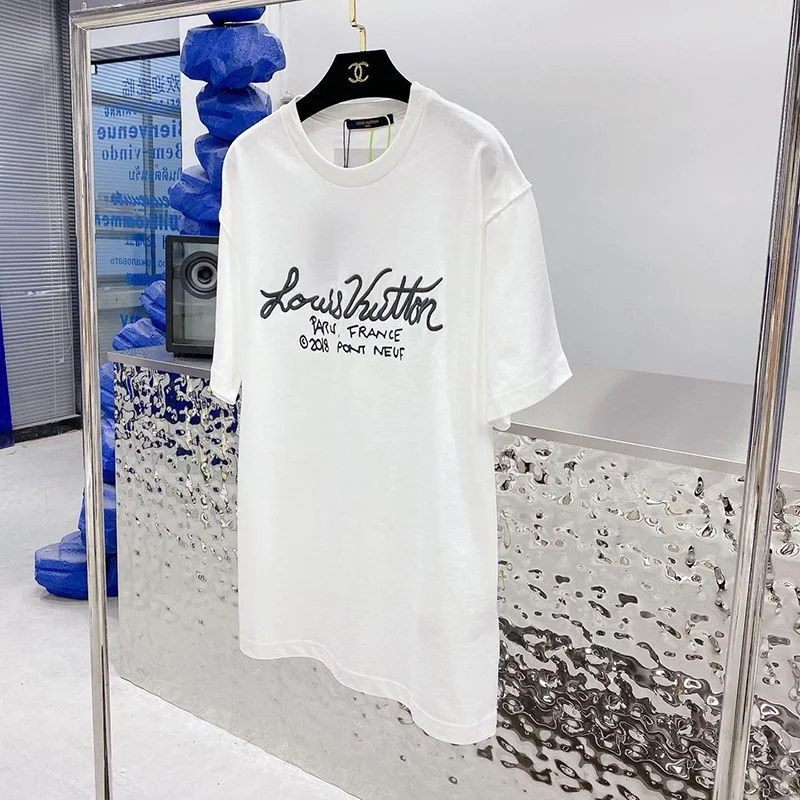 【日本未発売】ルイヴィトン Tシャツ スーパーコピー トップス 人気 vur87811
