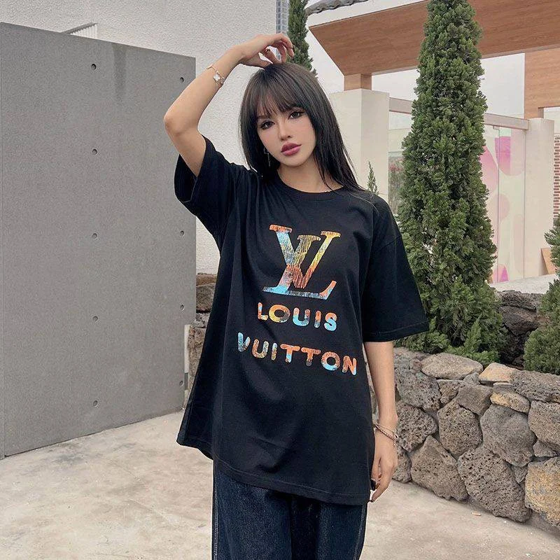 累積売上総額第1位!ルイヴィトン 偽物 ロゴ コットン Tシャツ vus82052