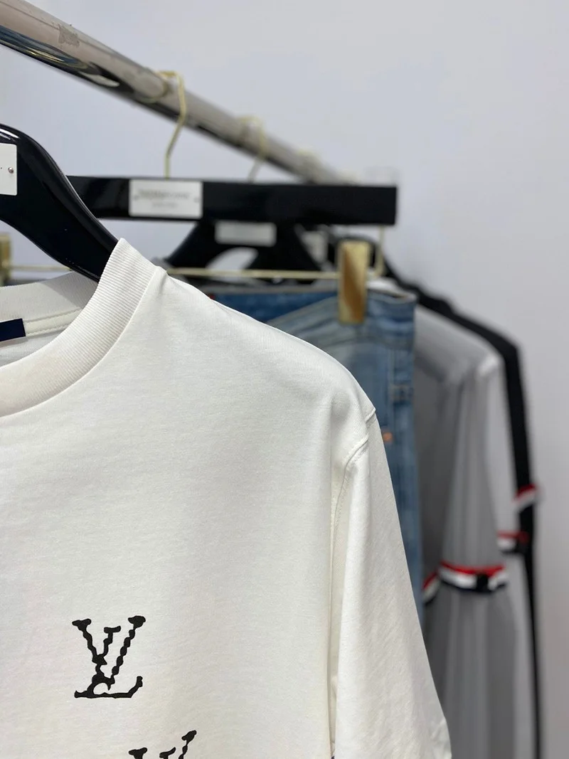 累積売上総額第1位!【ルイヴィトン Tシャツ 偽物】プリント コットンTシャツ vus86992