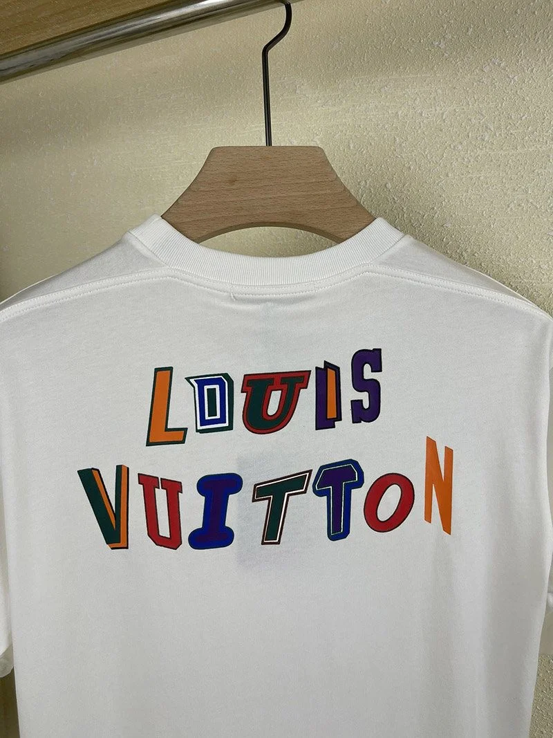 世界中で大人気♪ルイヴィトン x NBA☆プリントTシャツ vut42330