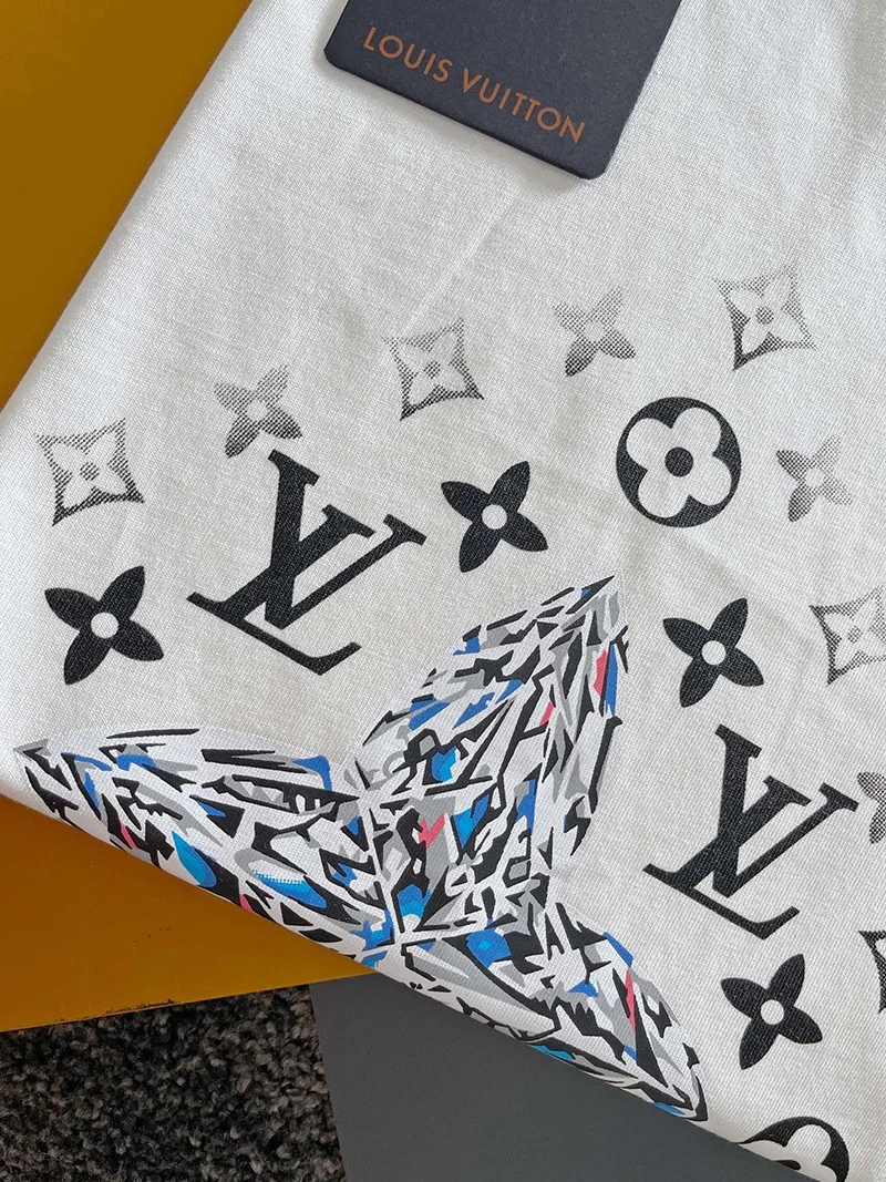 追跡付き発送ルイヴィトン Tシャツ コピー 21SS フロウティングLVプリンテッド vuu25105