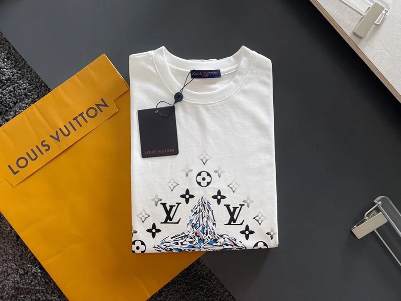 追跡付き発送ルイヴィトン Tシャツ コピー 21SS フロウティングLVプリンテッド vuu25105