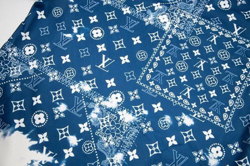 定番 ルイヴィトン モノグラムフラワー フーディ コピー vuu54495