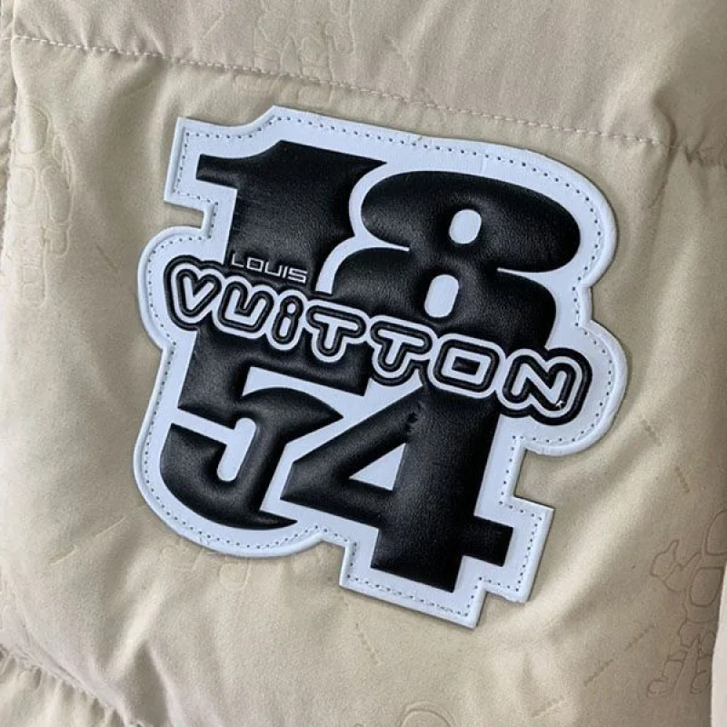 大人気！ルイヴィトン ショートダウンジャケット 偽物 vuu86223