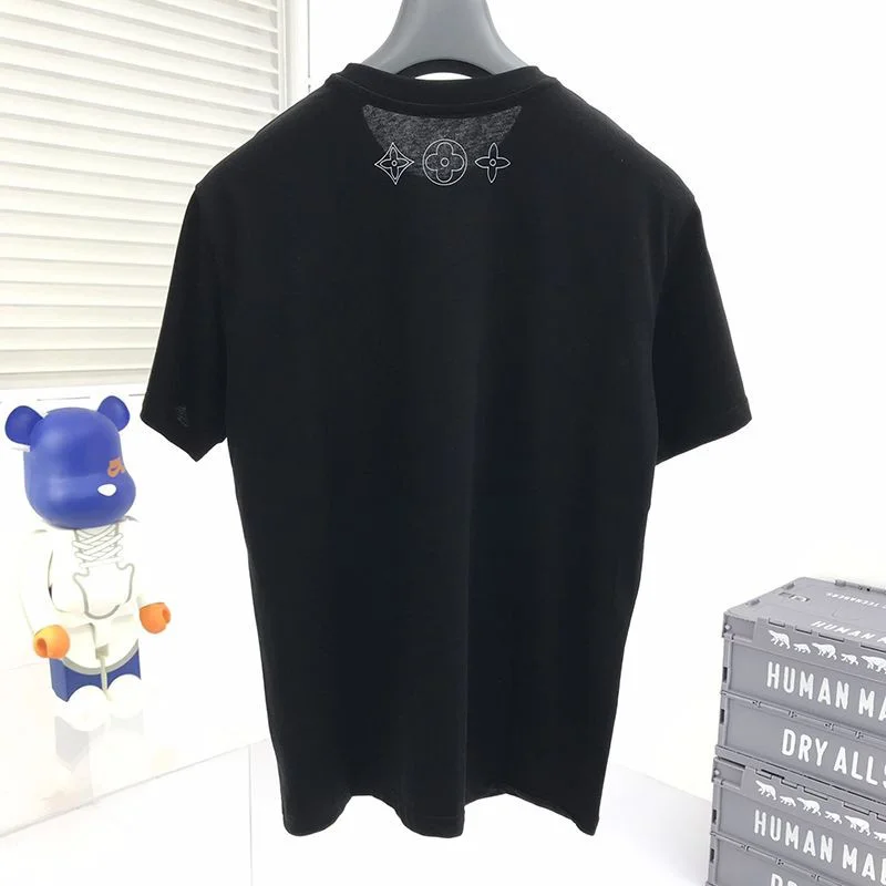定番《人気》ルイヴィトン スーパーコピー エンボスLV Tシャツ vuw57078