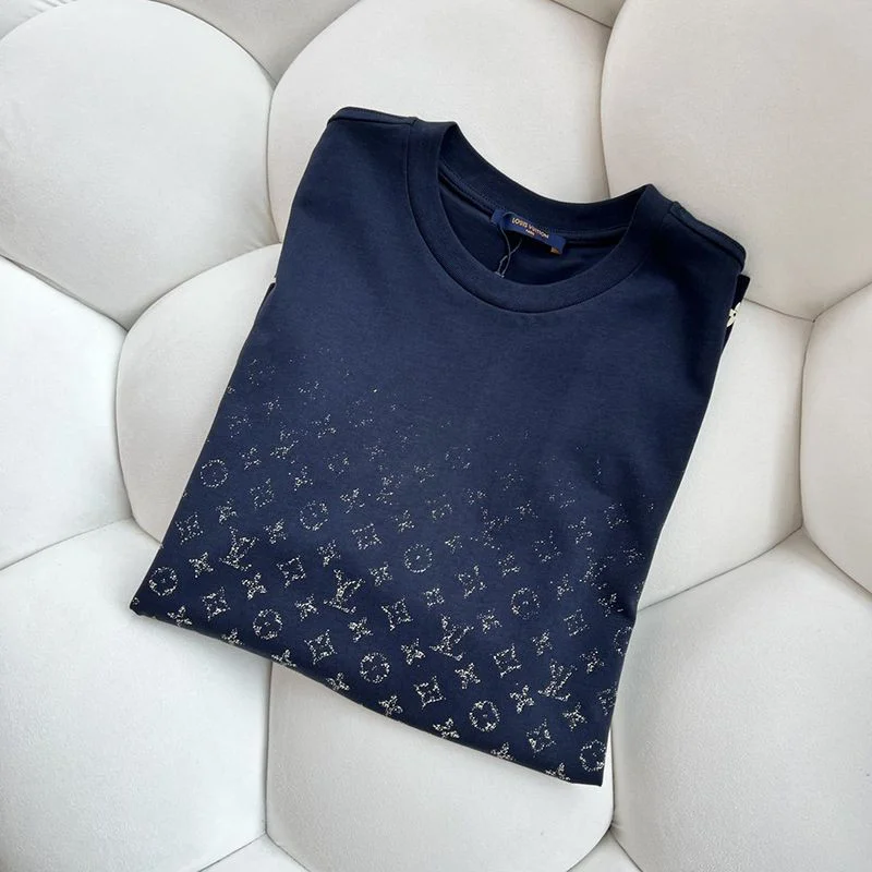 世界中で大人気♪ルイヴィトン LVSE モノグラムグラディエント Tシャツ コピー vuw80110