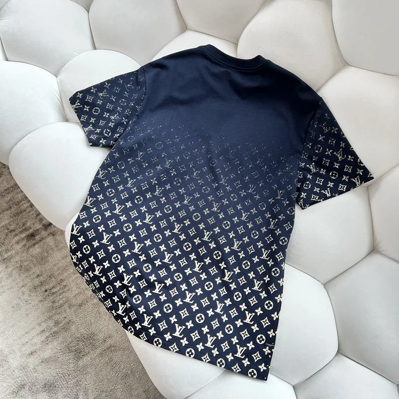 世界中で大人気♪ルイヴィトン LVSE モノグラムグラディエント Tシャツ コピー vuw80110