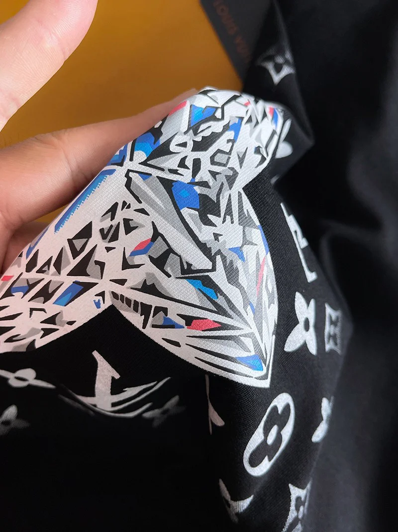 春もの新作ルイヴィトン Tシャツ コピー 21SS フロウティングLVプリンテッド vux11502