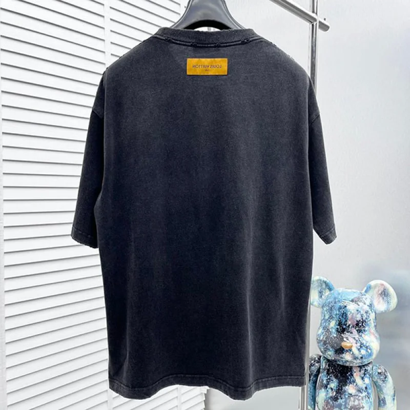【個性的×ハイセンス】LV×YK コピー エンブロイダードフェイスTシャツ vux58778