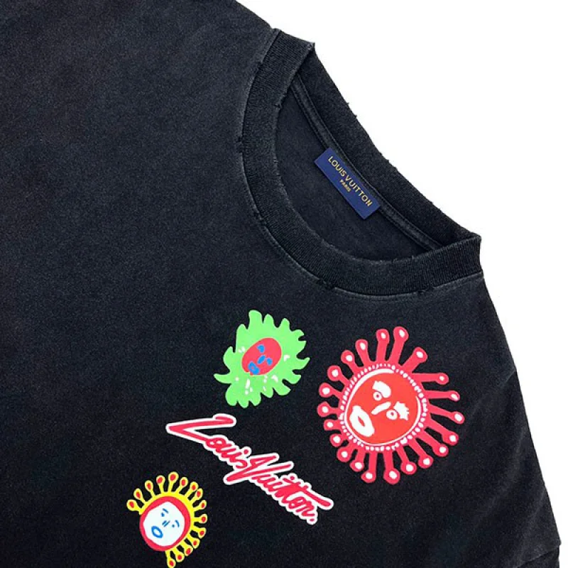 【個性的×ハイセンス】LV×YK コピー エンブロイダードフェイスTシャツ vux58778