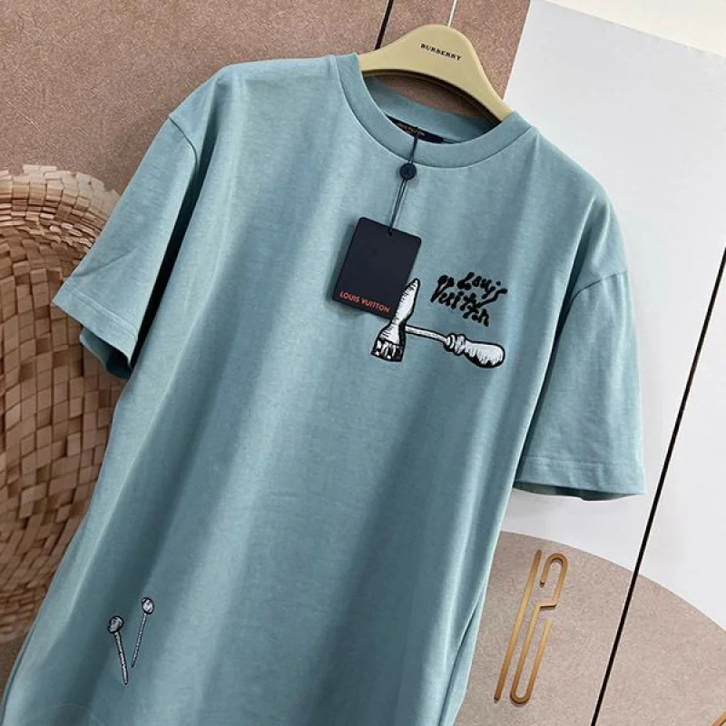可愛い ルイヴィトン マルチツールエンブロイダードTシャツ 偽物 vux78613