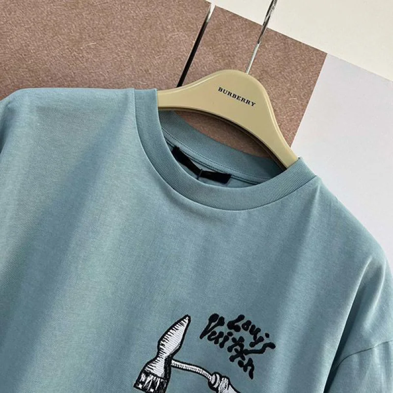 可愛い ルイヴィトン マルチツールエンブロイダードTシャツ 偽物 vux78613