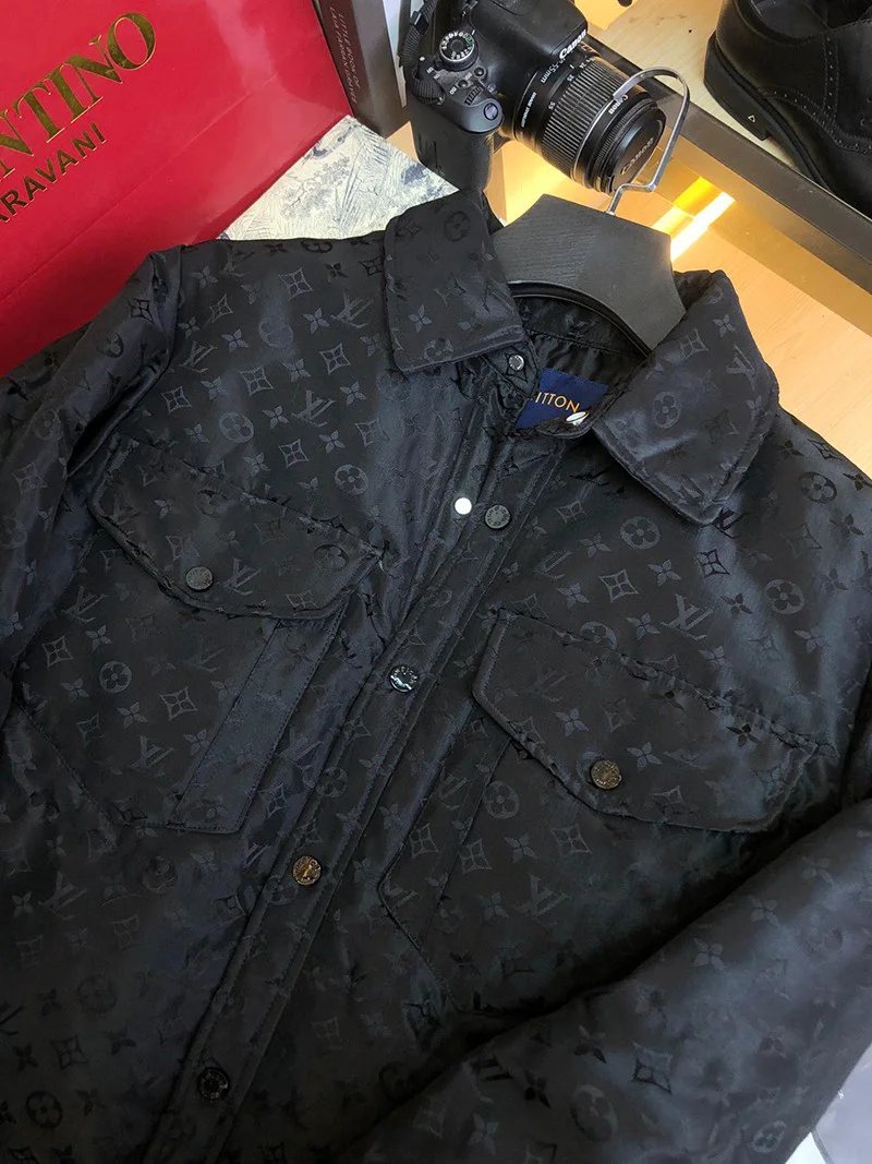 送料込 ルイヴィトン ジャケット コピー モノグラム ネイビー 黒 vuy33997