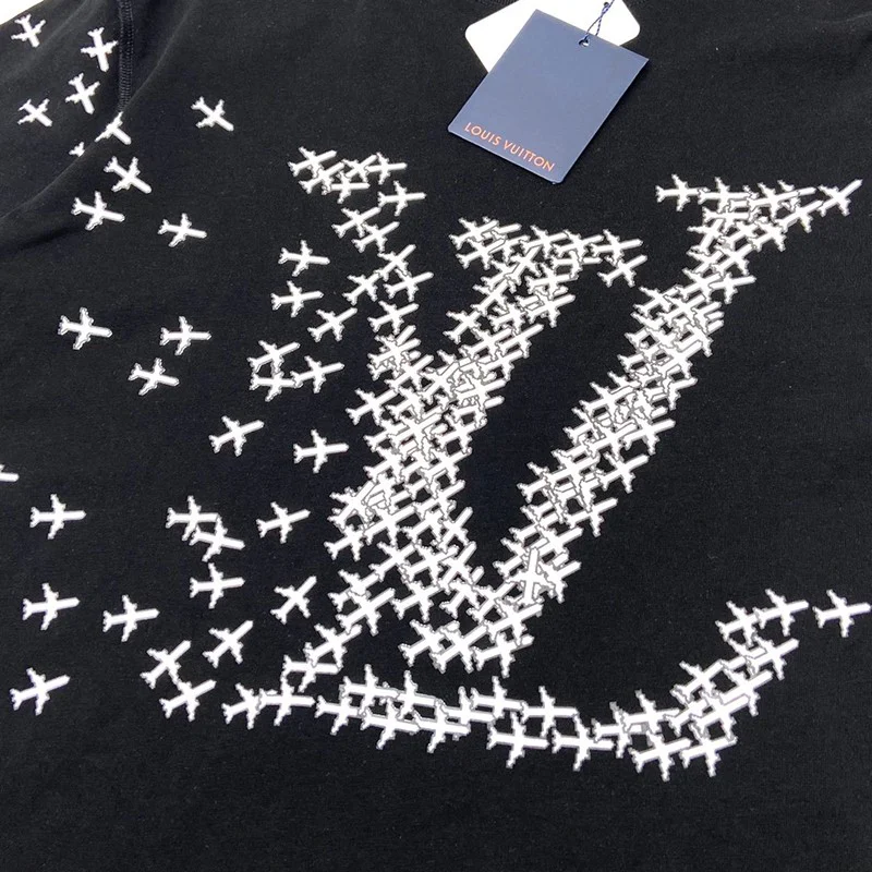 累積売上総額第1位!ルイヴィトン Tシャツ 偽物 限定 半袖 エンブロイダリー vuy37200
