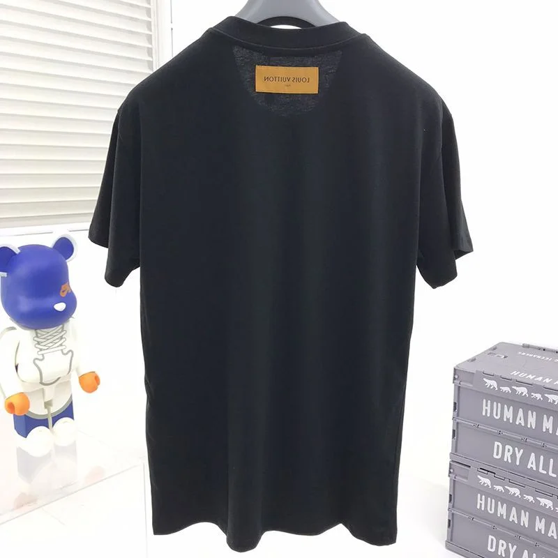累積売上総額第1位!【ルイヴィトン×NIGOコラボ】ダック クルーネック Tシャツ 偽物 vuy60593