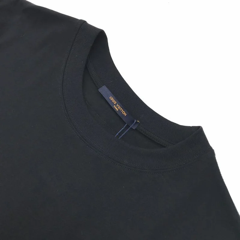 累積売上総額第1位!【ルイヴィトン×NIGOコラボ】ダック クルーネック Tシャツ 偽物 vuy60593
