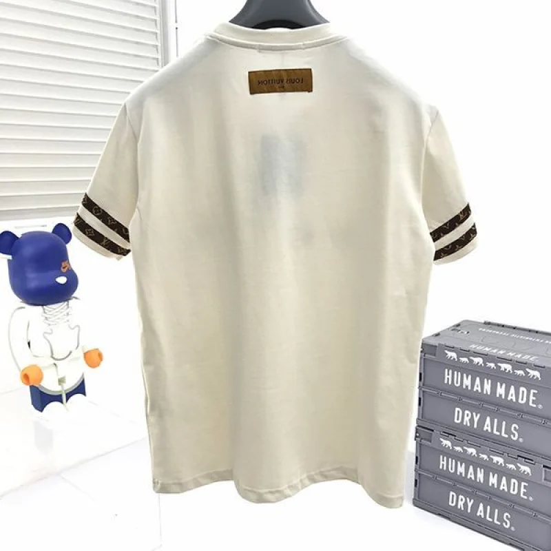 争奪戦ルイヴィトン シグネチャーショートスリーブクルーネック Tシャツ コピー 2色 vuy87704