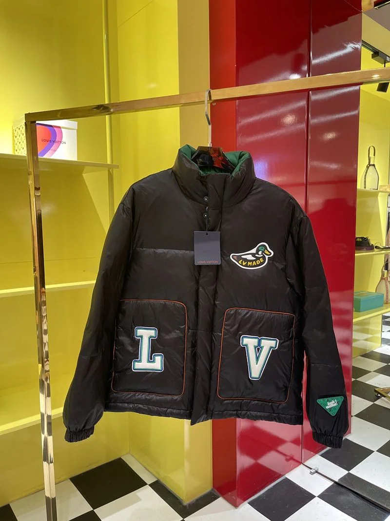 【日本未発売】ルイヴィトン x NIGO コピー ダウンジャケット vuz11527