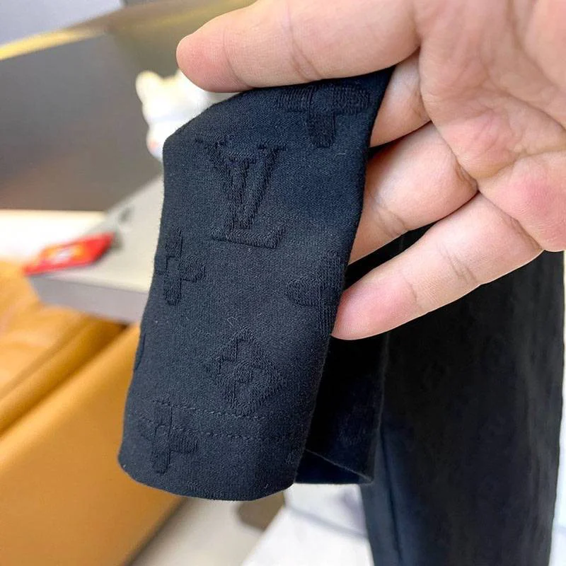 春もの新作ルイヴィトン コピー モノグラムポケットTシャツ vuz12664
