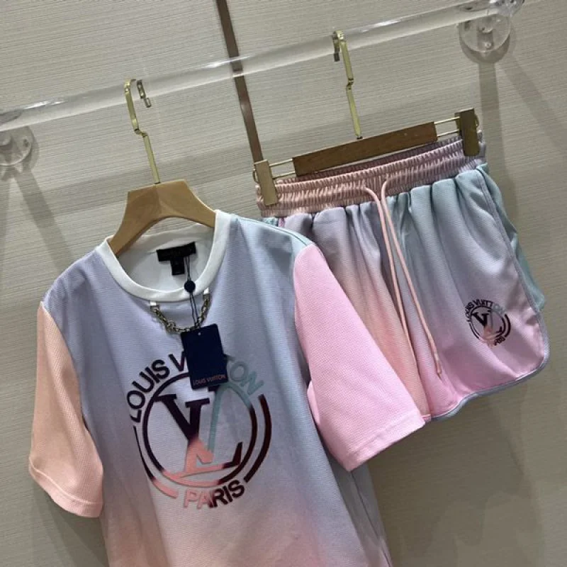 世界中で大人気♪ルイヴィトン グラディエントLVサークルTシャツ 上下セット 偽物 vuz42070