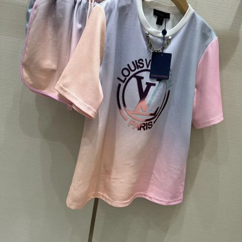 世界中で大人気♪ルイヴィトン グラディエントLVサークルTシャツ 上下セット 偽物 vuz42070