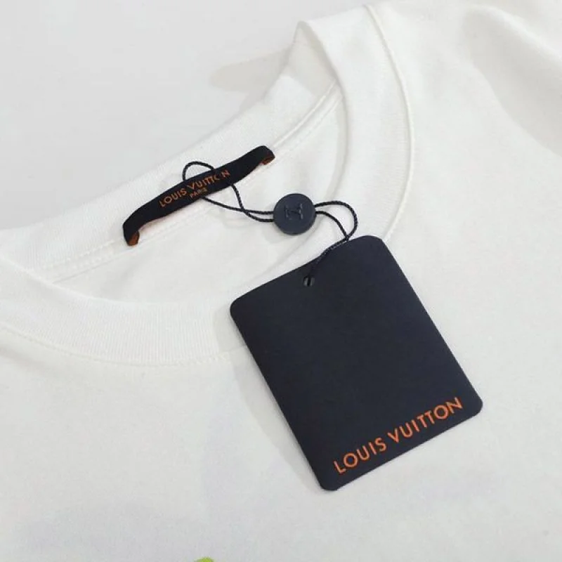 すぐ届 ヴィトン Tシャツ 偽物 モノグラムコミックス vuz61361