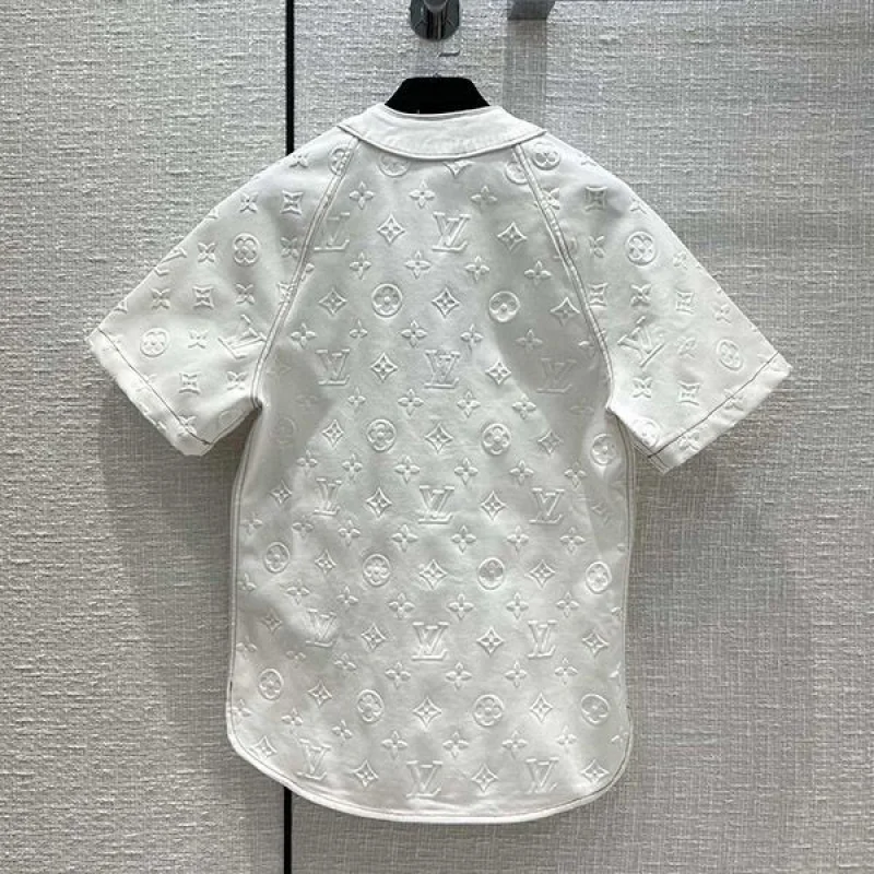 超話題!ルイヴィトン 3D モノグラム アウター Tシャツ 偽物 vuz93783