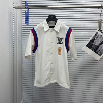 ルイヴィトン服 1A8XE3 スーパーコピー