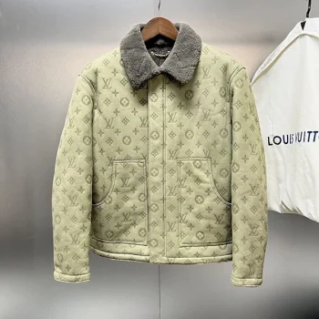 ルイヴィトン服 1A9K3B スーパーコピー