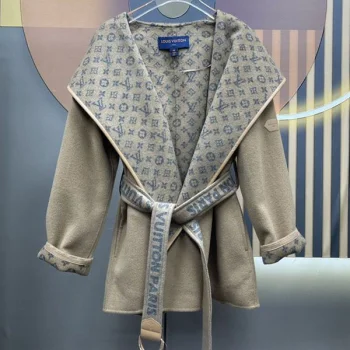 ルイヴィトン服 vuw52744 スーパーコピー