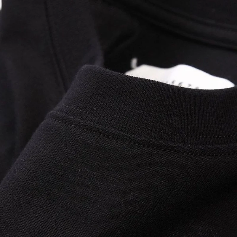 人気No1メゾンマルジェラ ロゴ ブラックTシャツ 偽物 Maq15697