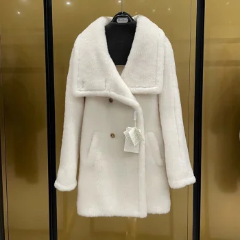 服 max23073 スーパーコピー