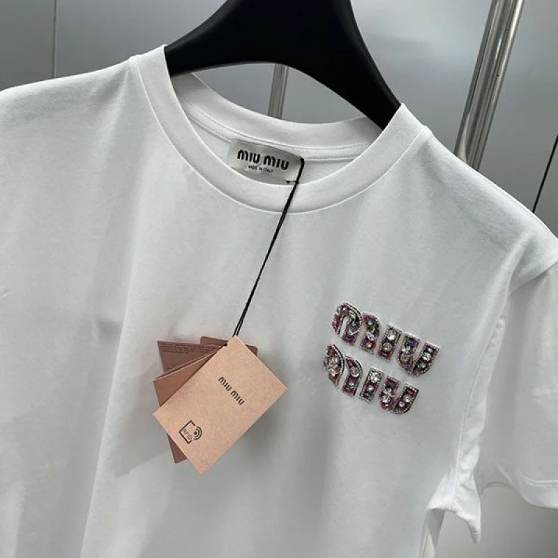 即発送 ミュウミュウ 刺繍入りコットンTシャツ コピー myf59063