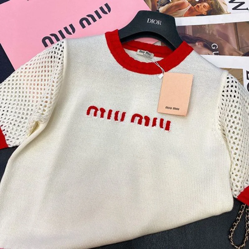入手困難ミュウミュウ 刺繍入りTシャツ コピー コットン myn17950