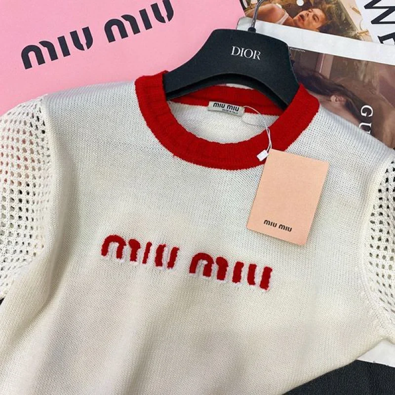 入手困難ミュウミュウ 刺繍入りTシャツ コピー コットン myn17950