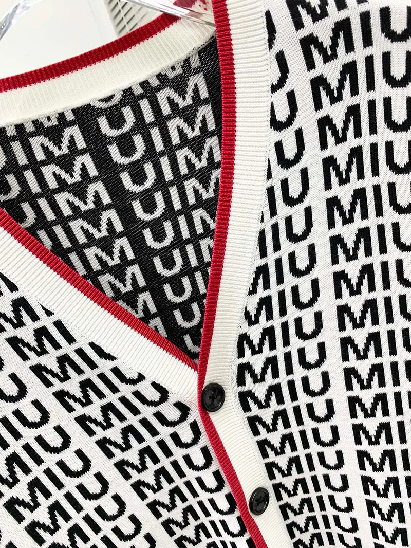 累積売上総額第1位!MIU MIU セーター 偽物☆ オーバーサイズロゴモヘアセーター♪ myv89740