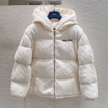 服 myt38071 スーパーコピー