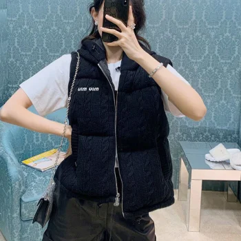 服 myt43043 スーパーコピー