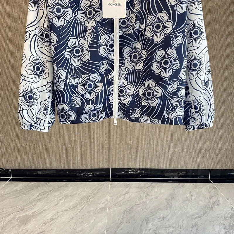 日本未入荷 21SS【モンクレール ジャケット コピー】Keragan フローラル ナイロン ジャケット 0931A761005956R770