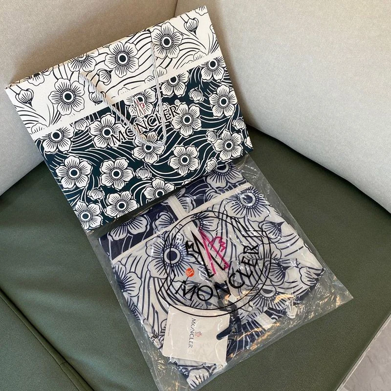日本未入荷 21SS【モンクレール ジャケット コピー】Keragan フローラル ナイロン ジャケット 0931A761005956R770